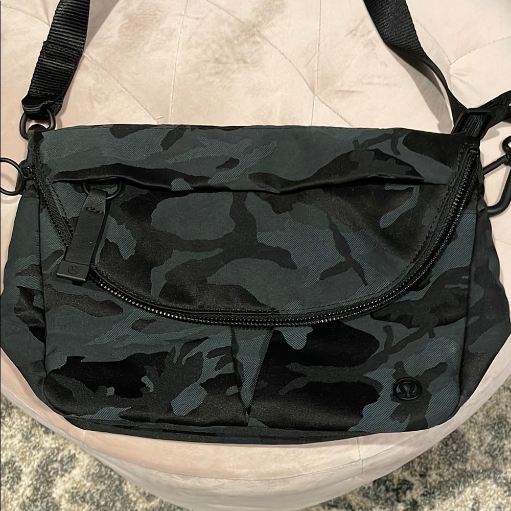 Lululemon Festival Bag. Camo print